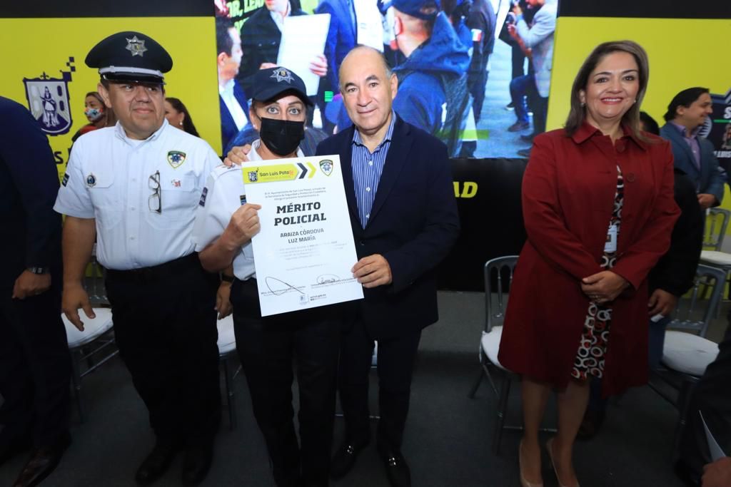 Crean nuevo incentivo al "Policia del año" para premiar a los mejores elementos anualmente